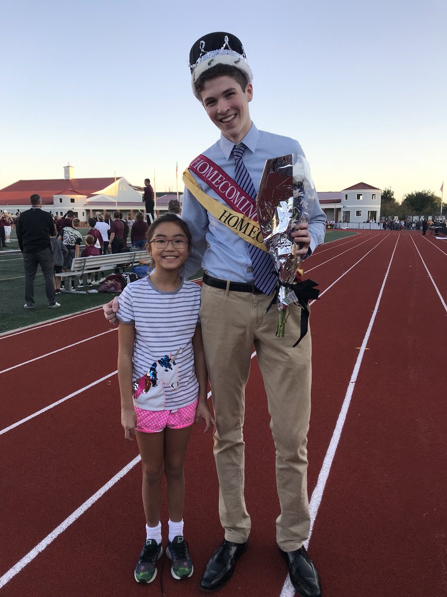 mrs_omen's tweet photo. Congrats to the Homecoming 🤴 @jakeperry0042 #NAeaglesownit https://t.co/dXEvXNlZrH