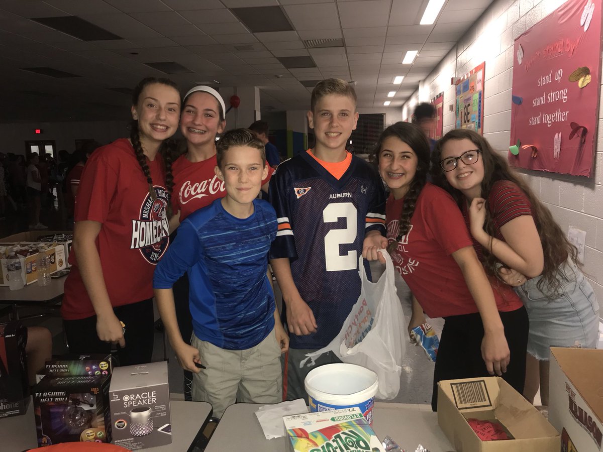 MaplePointSC's tweet photo. Having fun at the 6th, 7th, and 8th grade Welcome Back Dance! https://t.co/QVcFvKcuyT