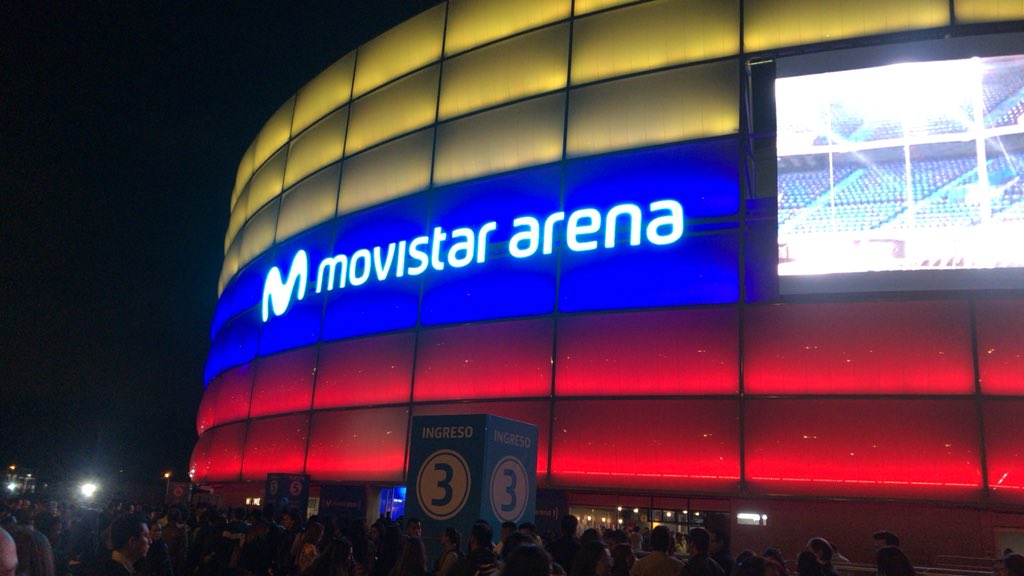 barrera05's tweet photo. #EnciendeMovistarArena https://t.co/Tz7UsLIxSY