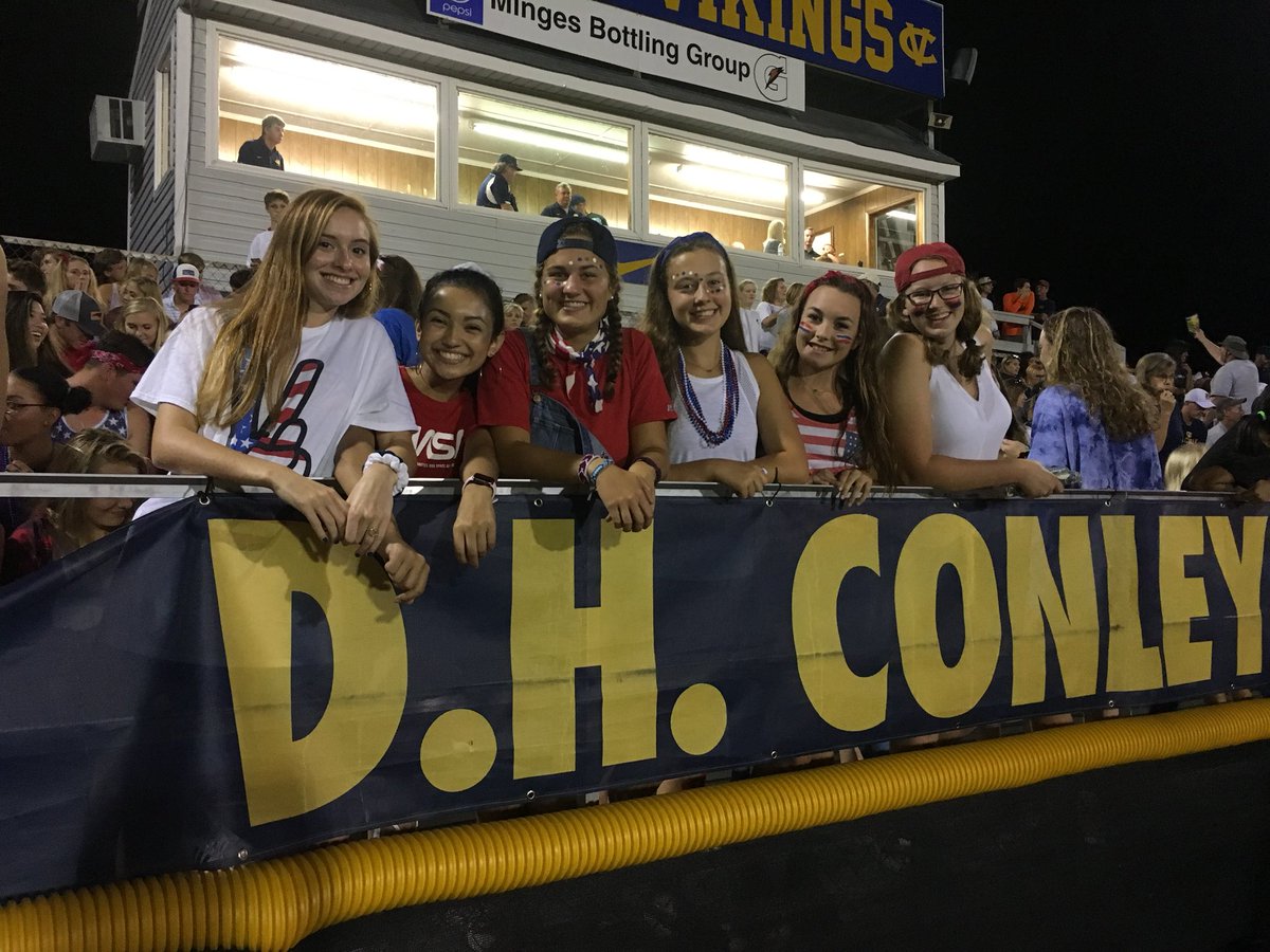 DHCHighSchool's tweet photo. Halftime in Hollywood and Conley is rockin the patriotic and French Revolution vibes. #hadtobehere https://t.co/rUZAi8ukRI