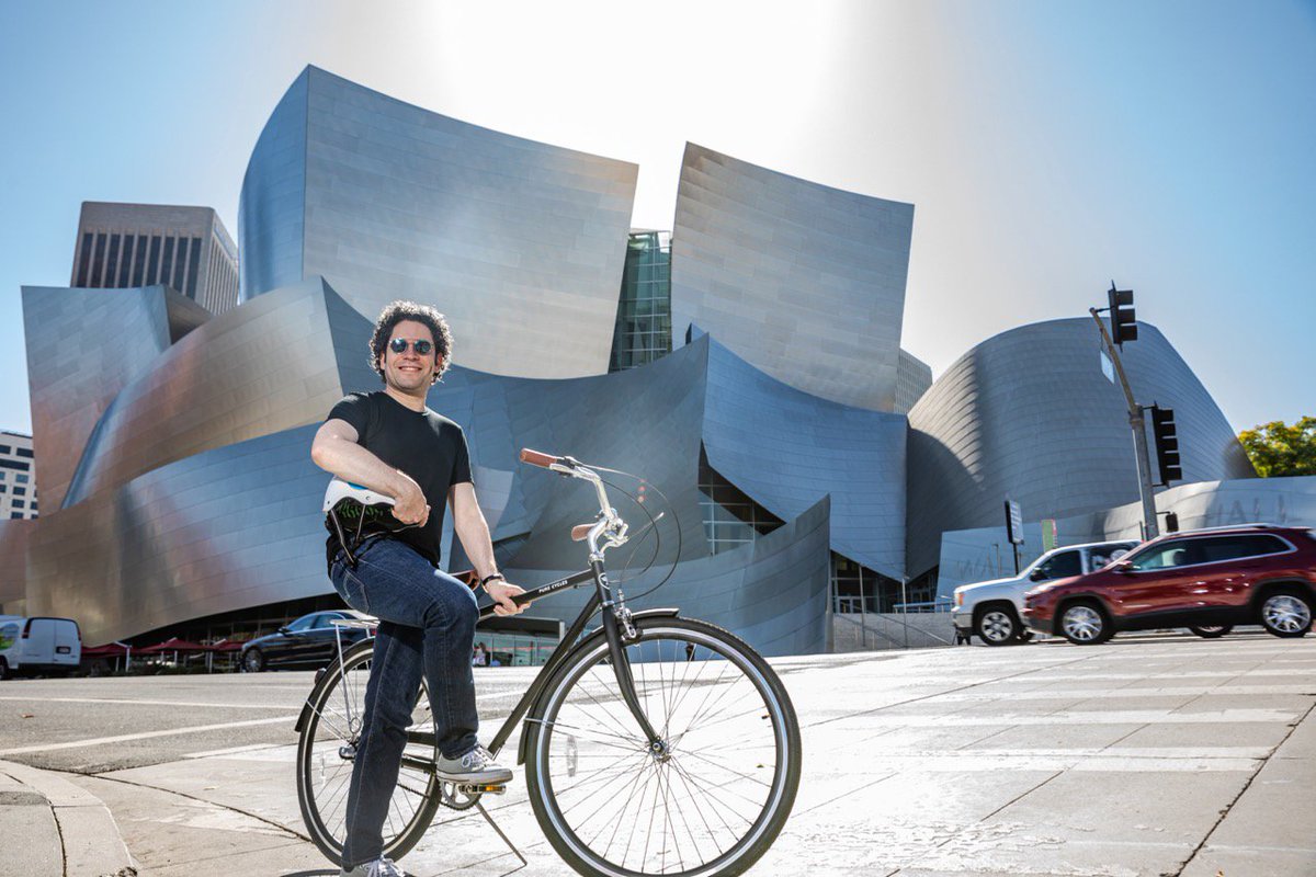 LAMusicBlog's tweet image. 8 miles through LA to celebrate 100 years of music with the @LAPhil? We'll be there! Here's a little preview of Sunday's @CicLAvia!

lamusicblog.com/2018/09/news/p…