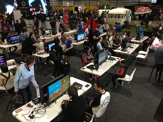 ausretrogamer's tweet photo. This time two years ago I was enjoying #EBExpo thanks to the awesome @WeirdAndRetro crew! Good times :-) https://t.co/aCnmPglq5z