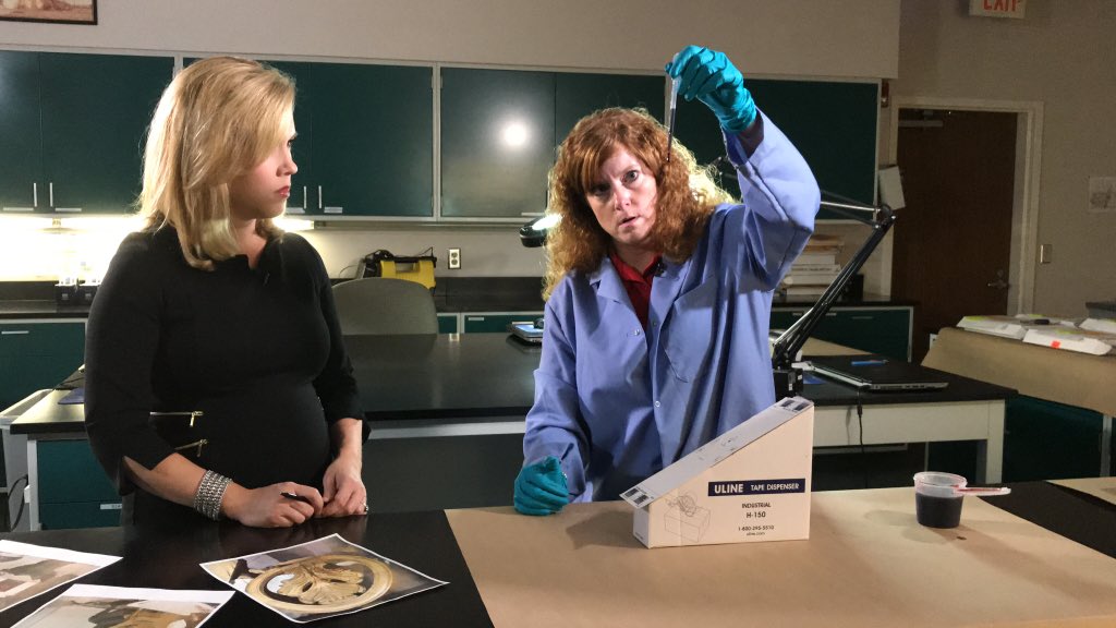 CelestinaRossi1's tweet image. Had a great afternoon with @GraceWhiteKHOU and talking about #bloodstainpatternanalysis #bloodspatter #spattermatters #spattersmatter