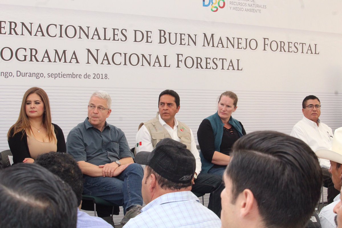 beltran_retis's tweet photo. También entregamos apoyos del Programa Nacional Forestal #PRONAFOR para proyectos que incluirán acciones de restauración, impulso a plantaciones forestales comerciales, industria y comercio en los municipios de Pueblo Nuevo, Durango y Canatlán. https://t.co/vY9Qi0r84R