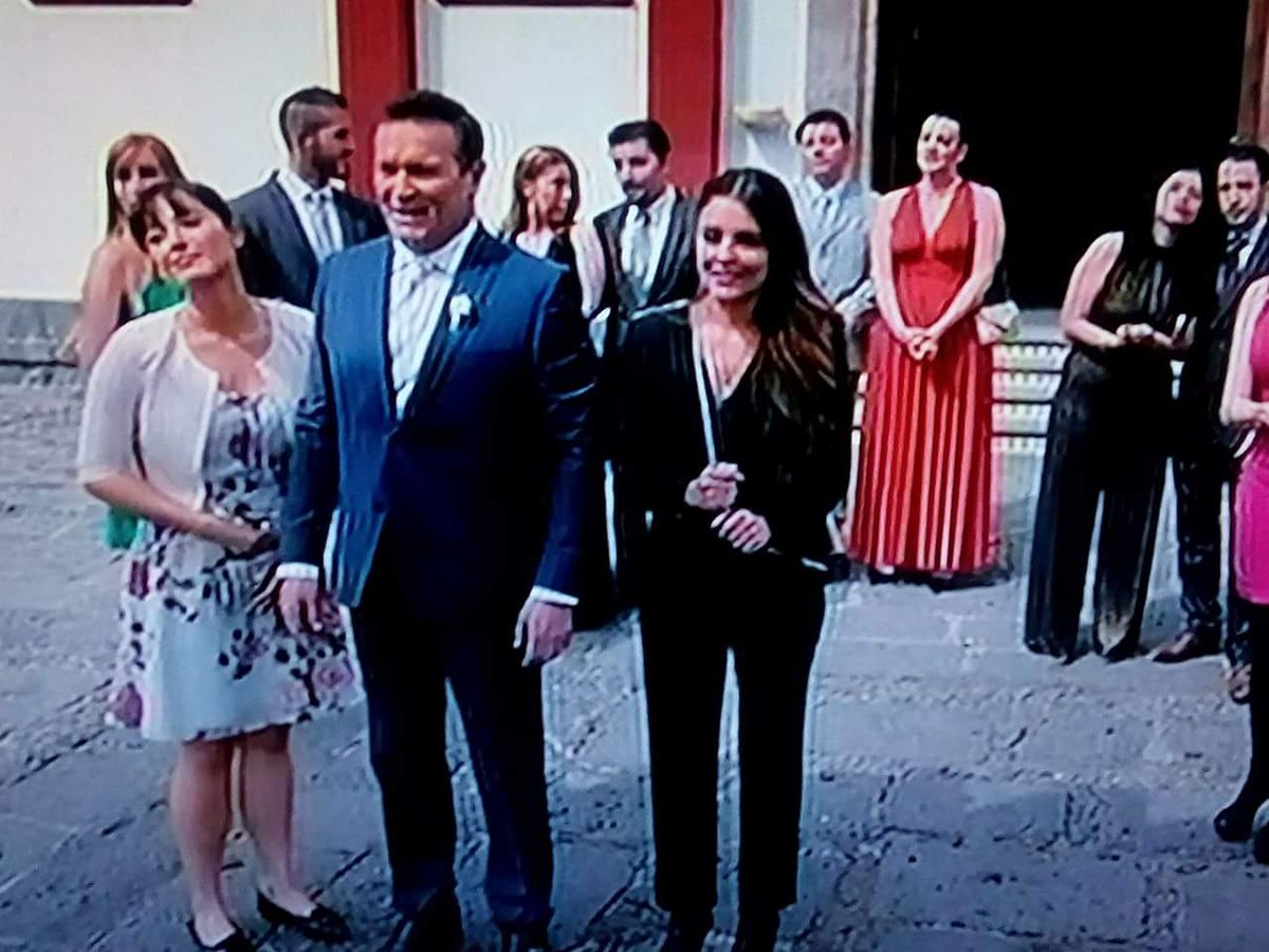 <a href="/arturopenicheof/">Arturo Peniche</a> Espera mece pir matricomiio?😱😍😍Jorge louis