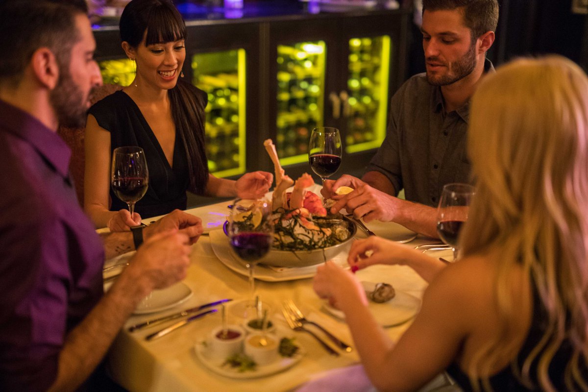 FRLasVegas's tweet photo. Stay elevated and sophisticated… We encourage it! Elevate your dining with us 🍷🍽️ https://t.co/DQPMaXKmTT