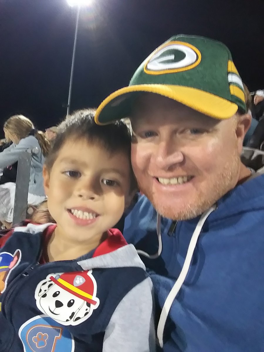 toddpulksr's tweet photo. #mesports #blitz8 Aaron enjoying this cool fall night from North Berwick. Knights over Eagles 35 to 6 after 3. https://t.co/LmoccirXJU