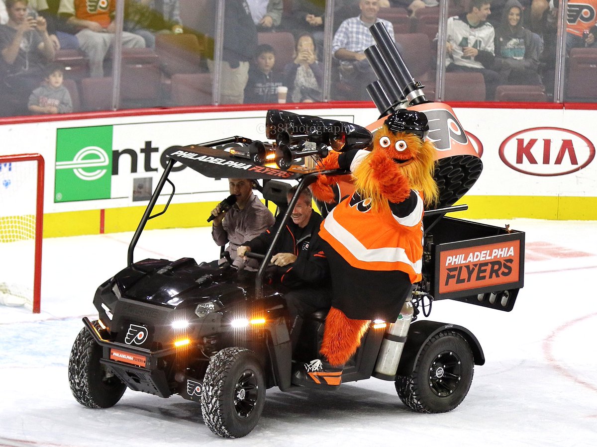 flyersgirl38's tweet photo. They see me rollin’, they hatin’
Patrollin’ and tryna catch me ridin’ dirty
#gettinGrittywithit #Gritty #livinghisbestlife #mascotlife https://t.co/JagTJvn1op