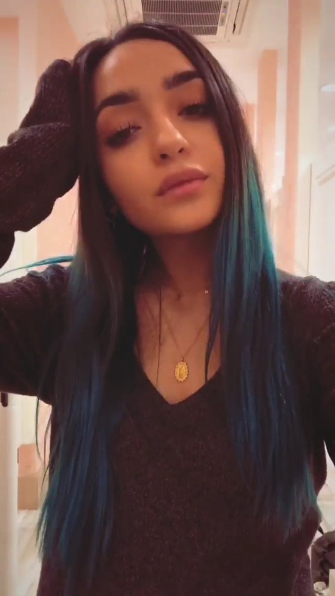 txebae__'s tweet photo. ¿ME PUEDES EXPLICAR COMO PUEDES SER TAN PERFECTA? @Pochosaurus https://t.co/T2f56NeT2p