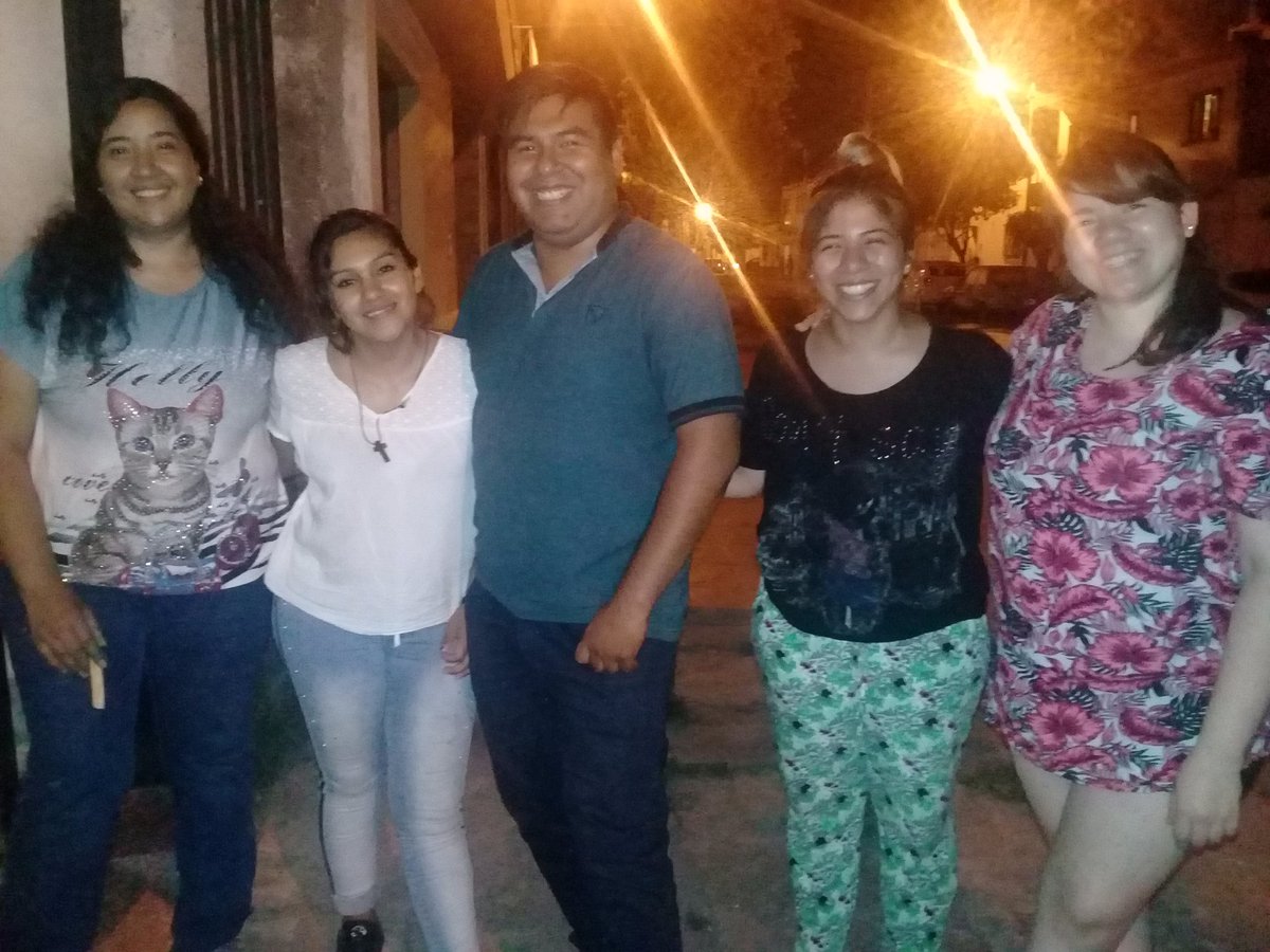 clarii0915's tweet photo. Ultimando detalles de carroza Hay equipo Esc juan Carlos davalos  @MariJoTar @chessjavi777 @hinojosa_tami  @UrtubeyJM @aniberruezo @Flor37377875 @larubita70 https://t.co/M6NLBxVtRx