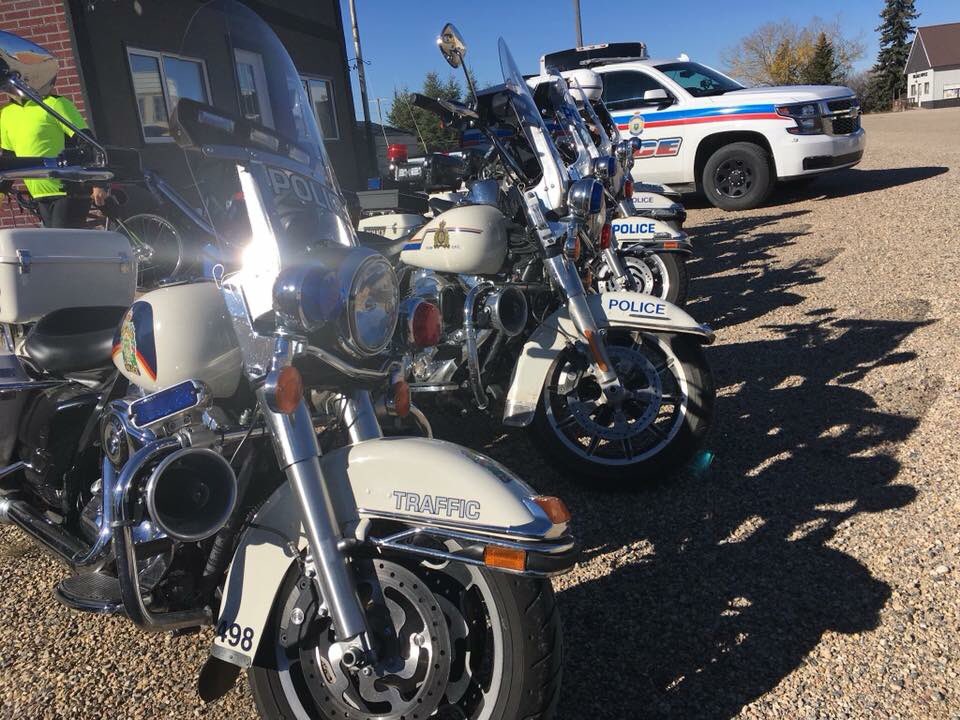 cstwild's tweet photo. Day 2 of the @SaskatchewanR2R was a success. 178km and the wind in our favour. Just keep pedalling. #WhyWeRide @DarcyKochRPS @reginapolice https://t.co/6IuaX8Wmlp