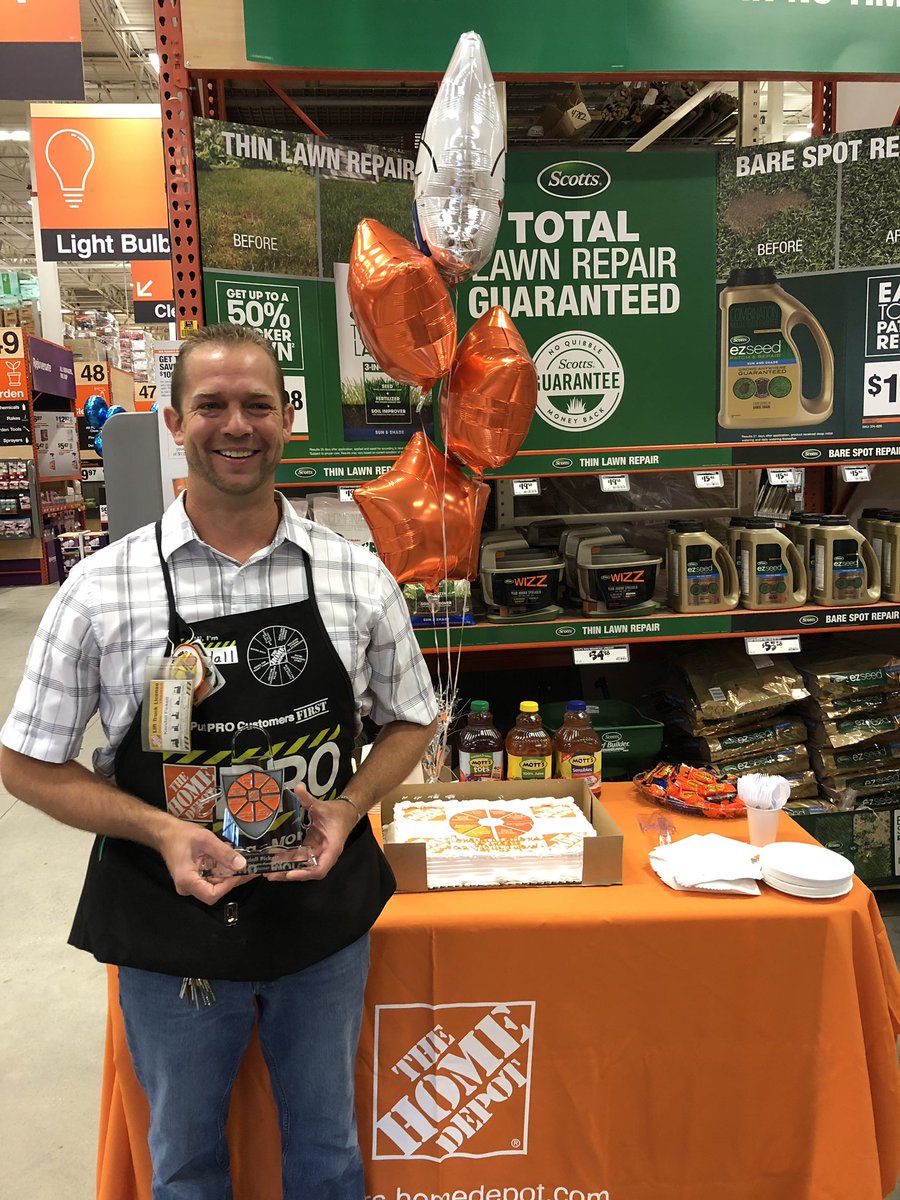 nyyroro's tweet photo. Meet Kendall - Pro DS from Poughkeepsie, NY! He can solve ANY customers problem! Amazing attitude! #NJM #RVPValueAward #ExcellentCustomerService #LeadsByExample #TrendingOrange @kendallp74 @racjr77 @daryl_hagen @myriamhallak @JackieGiusti @BeatyWilliam @ABurchell726 @tmccarthy095 https://t.co/IBU9fv4Hgp