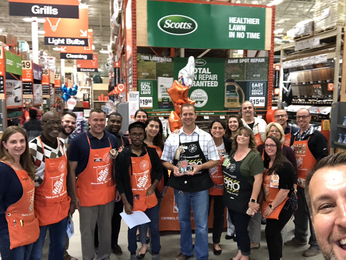 nyyroro's tweet photo. Meet Kendall - Pro DS from Poughkeepsie, NY! He can solve ANY customers problem! Amazing attitude! #NJM #RVPValueAward #ExcellentCustomerService #LeadsByExample #TrendingOrange @kendallp74 @racjr77 @daryl_hagen @myriamhallak @JackieGiusti @BeatyWilliam @ABurchell726 @tmccarthy095 https://t.co/IBU9fv4Hgp