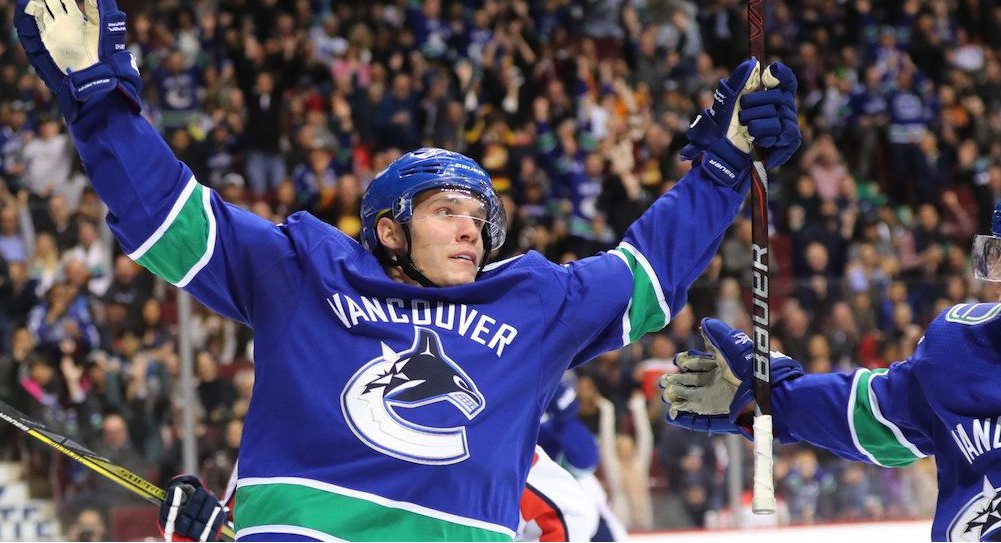 DailyHiveVan's tweet photo. Win 2 jerseys + 2 tickets to the @Canucks home opener on Oct 3 vs @NHLFames via @DailyHiveVan https://t.co/o18a40U9Oq RT to enter! #isitoctoberyet https://t.co/Nk6HT0rRnE