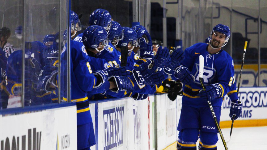 theeyeopener's tweet image. Ice in their veins: The @RyersonRamsMHKY concluded their preseason schedule with a comeback victory over the @The_Stingers on Friday #weRrams 🏒🔥

theeyeopener.com/2018/09/rams-t…