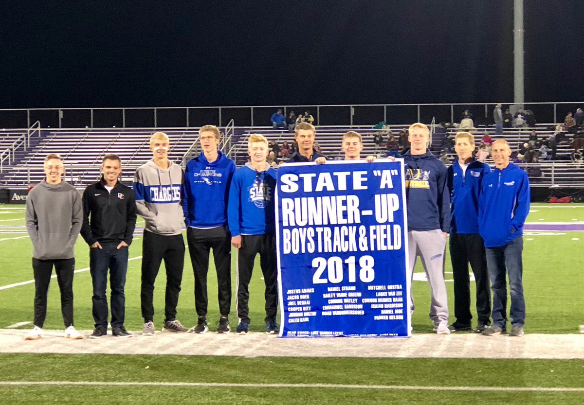 sfc_xc's tweet photo. We missed the guys who couldn't make it, but were thankful to be recognized at Homecoming with our State Runner-Up banner! #sfcTF https://t.co/2g4YrFeY6d