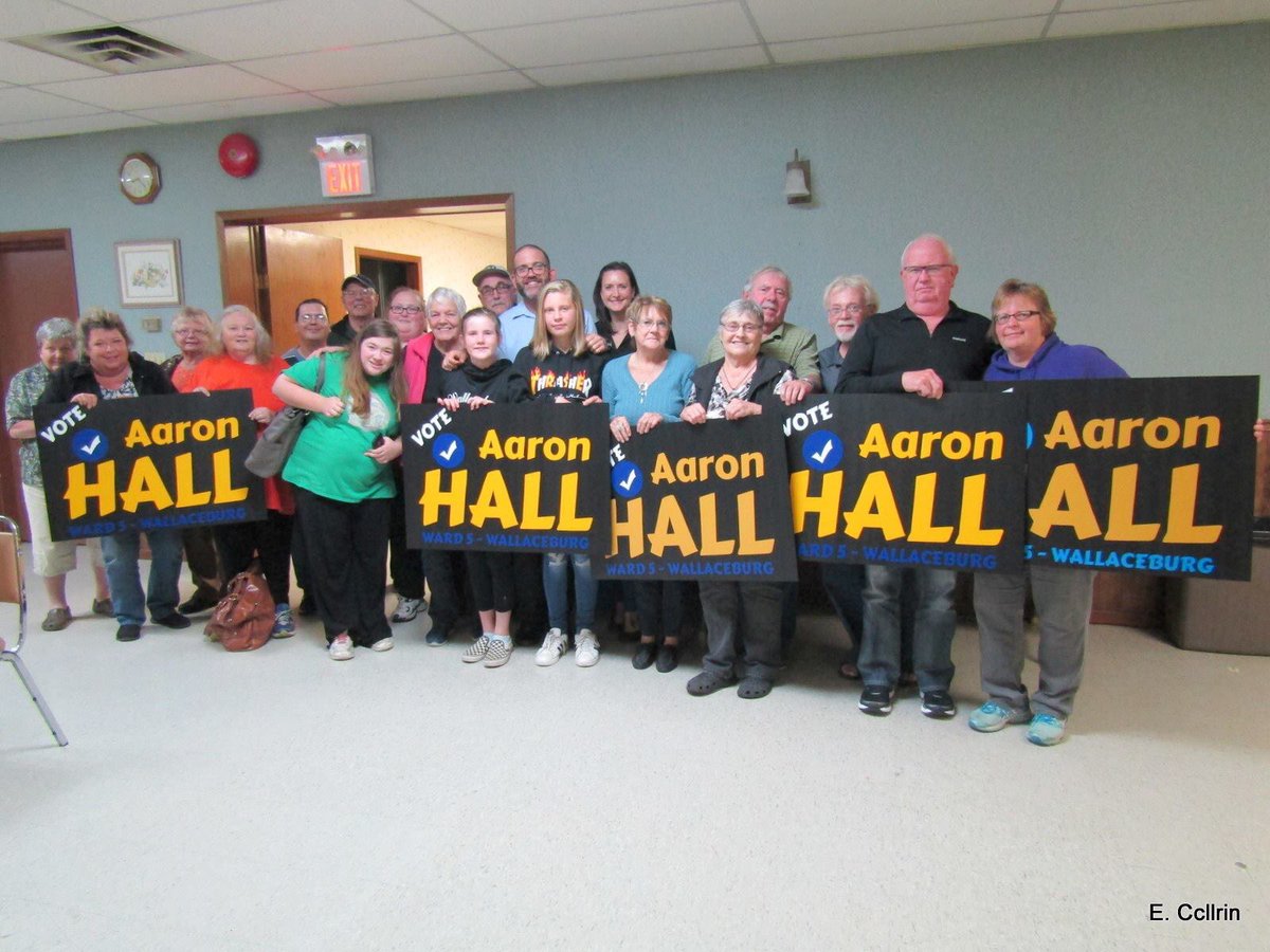 Aaron__Hall's tweet image. Thanks to everyone who came out to my Town Hall Meeting tonight in #Wallaceburg! We had a great Q&amp;amp;A session, with some great dialogue, ideas and passion. It was nice to field questions from those in attendance. Remember, online voting starts on Monday 😊✅🗳

📸 Everett Collrin
