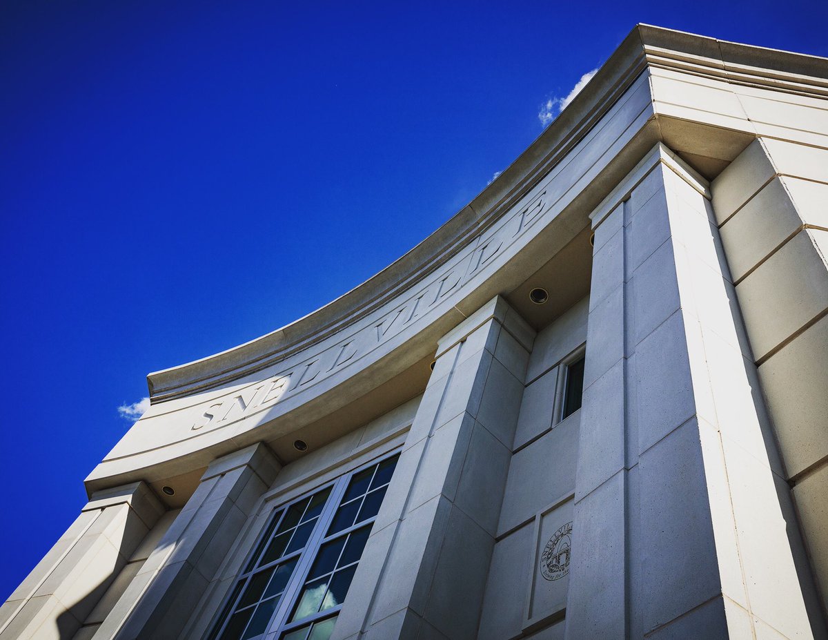 Curving geometric features create an inviting entrance.
#americanarchitecture #design #architecture #inspiringspaces #architect #architecturephotography #governmental #publicsafetybuilding #publicsafety #civicarchitecture #georgiaarchitecture #snellville #gwinnett #gwinnettcounty