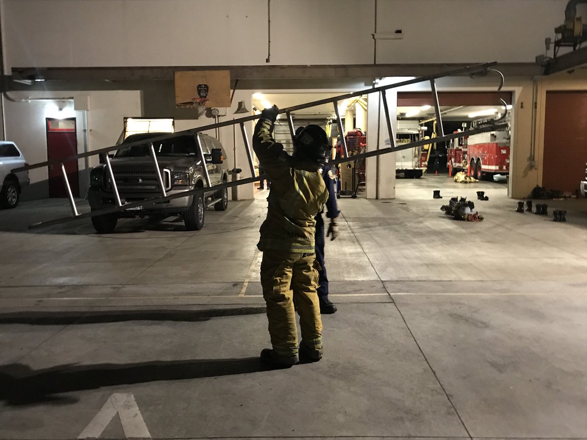 OCFADivision6's tweet image. Santa Ana - OCFA Fire Explorers  were training on ladders this past week at Fire Station 75.  Keep up the hard work! @OCFADivision6  #FireExplorers @ocfirefighters @OCFADivision6 #ThisCouldBeYou