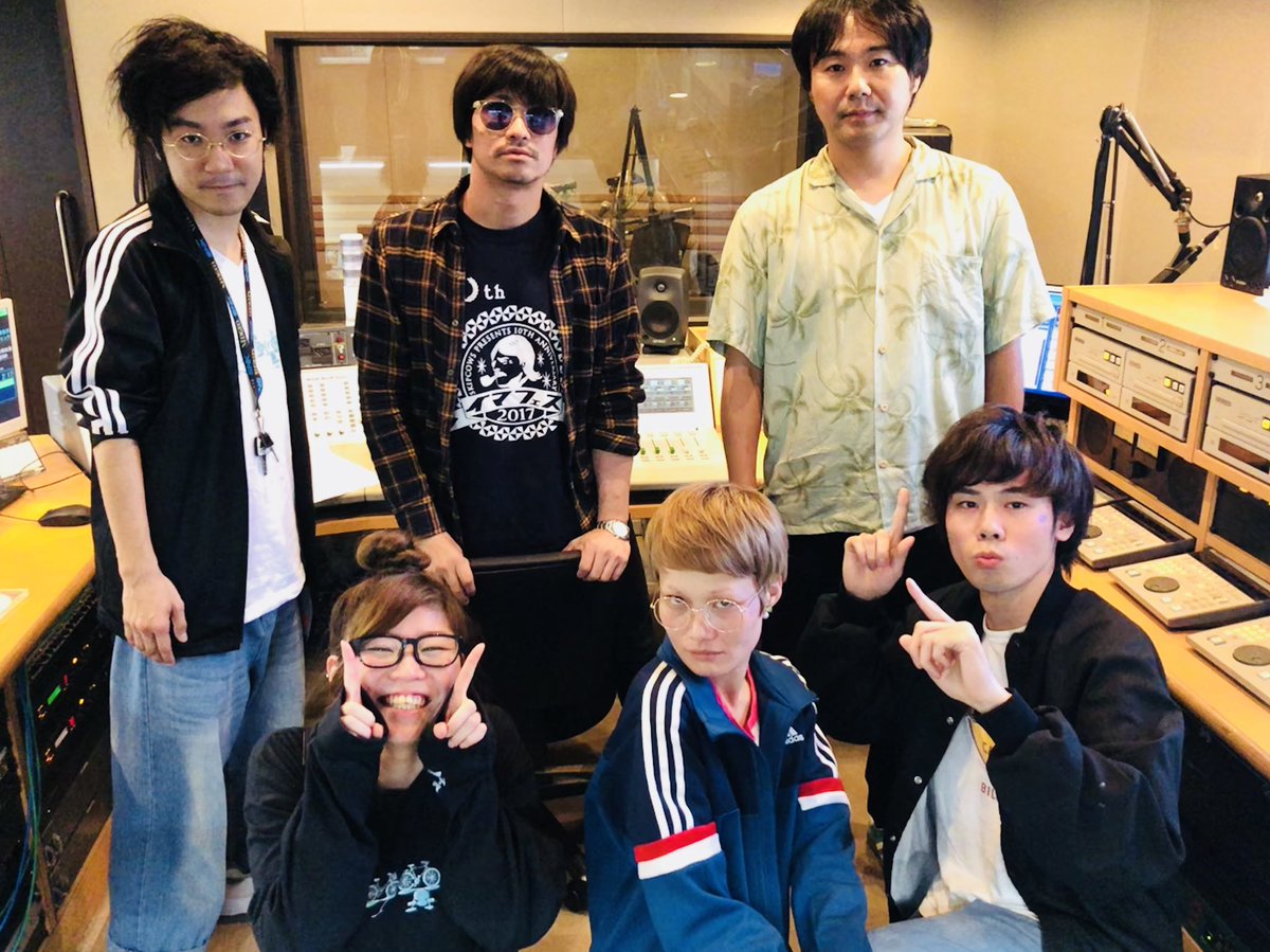 misuidrops10's tweet photo. FM京都 毎週日曜23:00
『BREAK ON THROUGH』

片山ブレイカーズ Vo.片山さんに
呼んで頂き未遂ドロップス一同で
おじゃましてまいりました！
放送は10月7日 お楽しみに！！

⬇︎H P⬇︎
https://t.co/4uGDthM4E5

#未遂ドロップス
#片山ブレイカーズ https://t.co/g1MHDrb59n