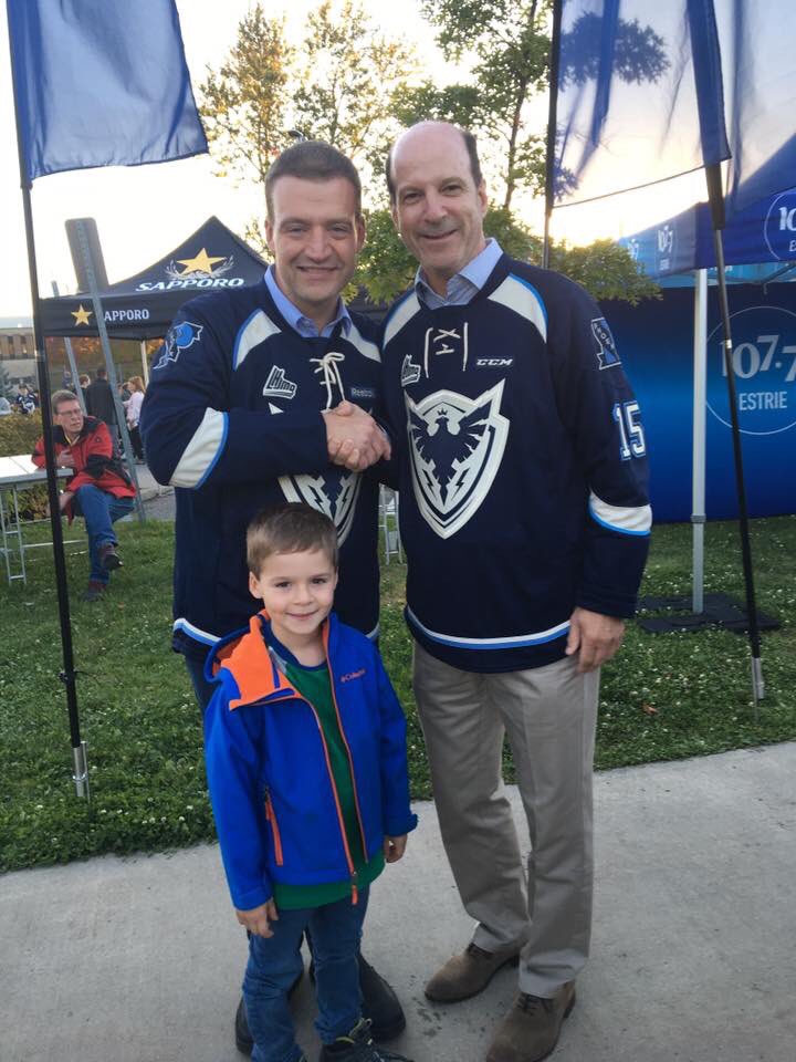 LucFortinSherby's tweet photo. 🏒Ce soir, j’encourage le @PhoenixSherbroo en compagnie de mon fils Raphaël. On a eu une bonne saison l’année dernière et on en aura une autre cette année. #Sherbrooke est derrière le Phœnix! 🏆#sherbyluc #quebec2018 #sherbylove #phoenixsherbrooke #pol2018 https://t.co/1Q7raGT58g