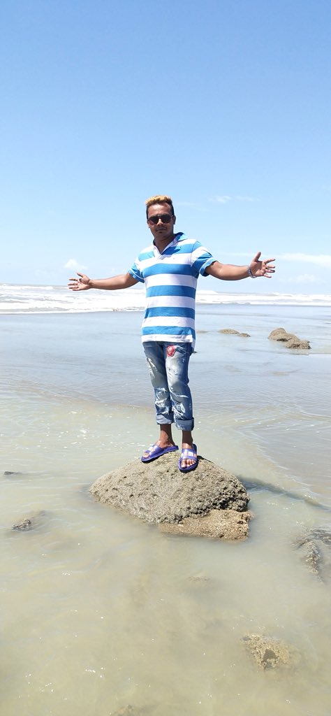 ratulkhan_ny's tweet photo. একদিন আমি ‌অনেক বড় সাথর্পর হবো।। https://t.co/TatvNivN8h