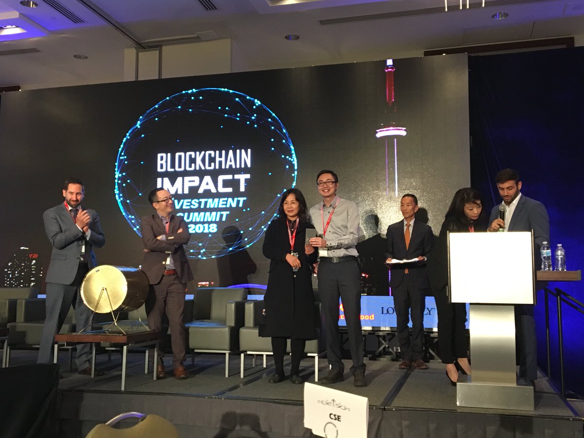 Blues Qin Founder and CEO at @LinkCoinLKN giving away a hardware wallet filled & free LinkCoins to the raffle winner . Also on stage @Minselect of @BlockchainImpac institute & Kerem K of @MlgBlockchain 
#Blockchainimpact #blockchain #blockchaintechnology