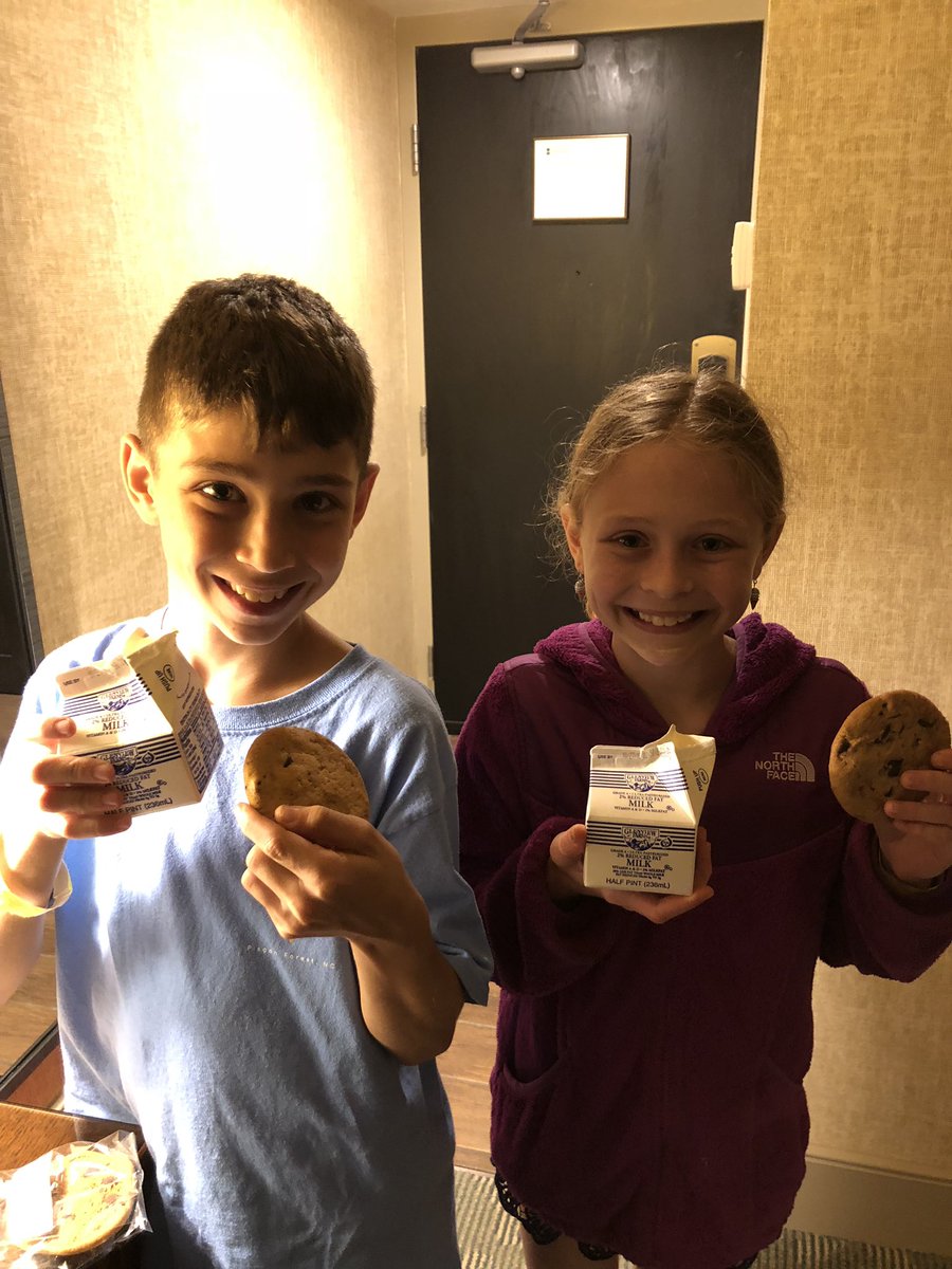 debusf's tweet image. Happy kids!!  Thank you @OmniGrovePark #midnightsnack #cookiesandmilk