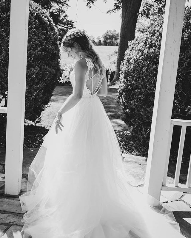 EricLeslie's tweet photo. Sometimes the reasons I like a photo are simply a guy reaction. It's a feeling, something completely intangible. A story and a thought.
#virginiabride #virginiawedding #ericleslie #fashion #bridalfashion #love #bridetobe #weddinginspiration #bride #wedd… https://t.co/2maN7OKx0u https://t.co/nBGKYtKW12