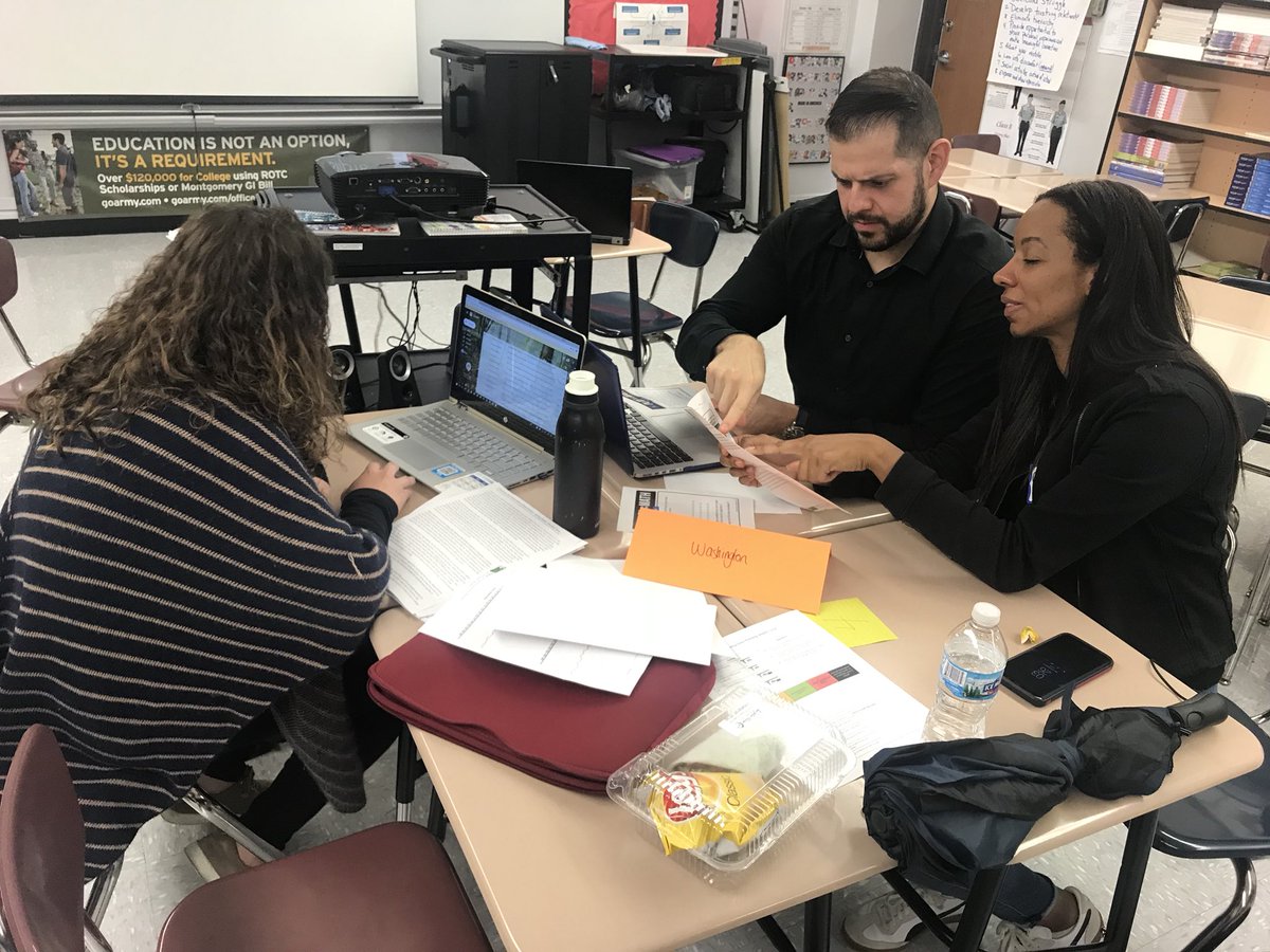 GWHS_Patriots's tweet photo. Our GW teachers at the first high-school #CPSsummit of the year
📕❤️📗💚📘💙📙🧡 https://t.co/HhhBcac3Ja