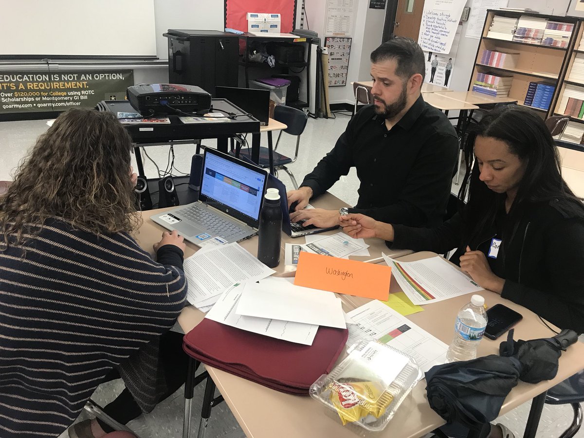 GWHS_Patriots's tweet photo. Our GW teachers at the first high-school #CPSsummit of the year
📕❤️📗💚📘💙📙🧡 https://t.co/HhhBcac3Ja