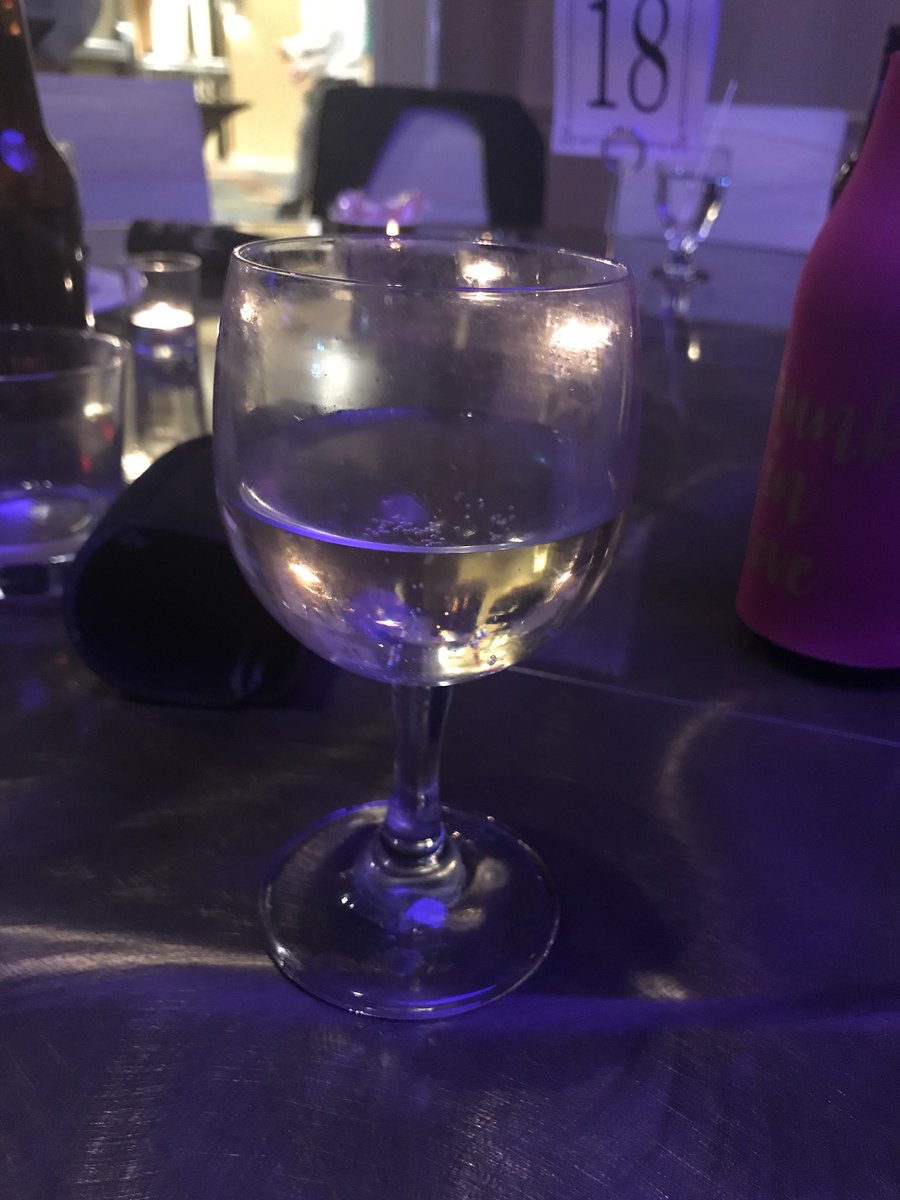 haegelej's tweet photo. Why I am still sober?!?  Trying so hard and it’s not working. Btw no one is dancing so that’s weird. #ataweddingandidontknowanyone https://t.co/9mijFIZ1rh