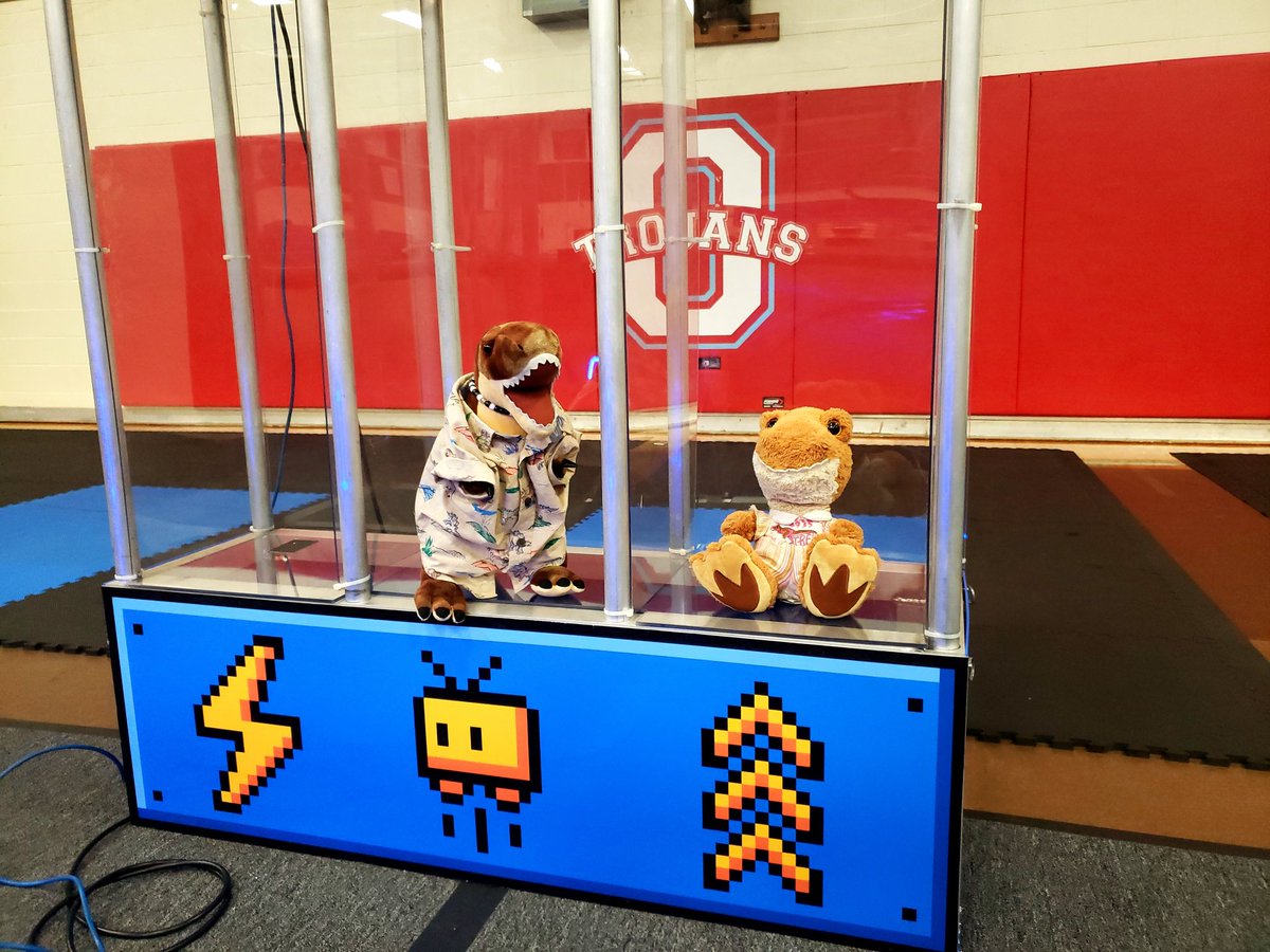 TRex4935's tweet photo. Charlotte isn't a fan of following rules.... #omgrobots #Thor2018 https://t.co/3SfeGqsLEc