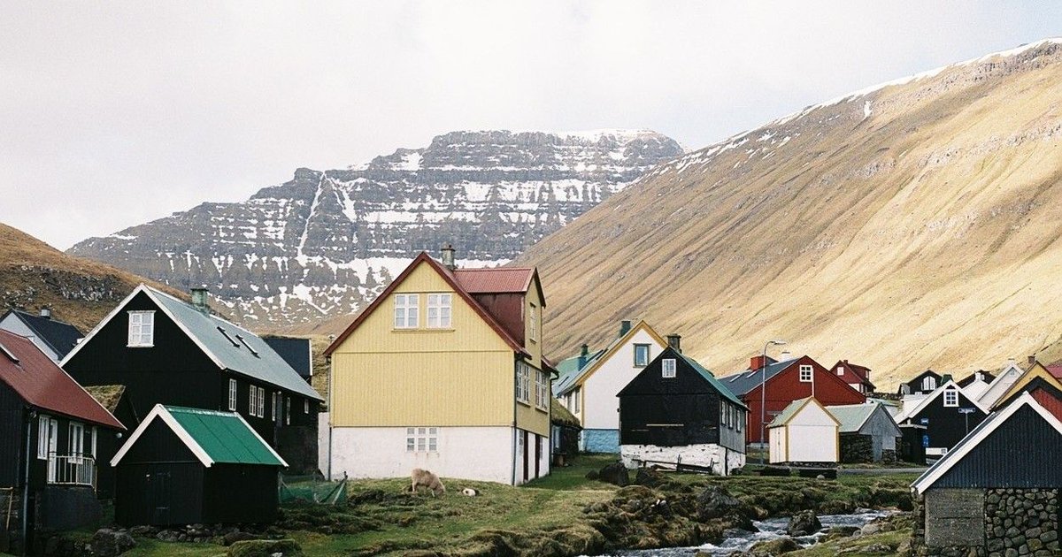RoughlyCo's tweet photo. 20 Travel Photography Portfolios From Around the World. #formatmag by @useformat  https://t.co/fGBBRHqyuN https://t.co/y9UItp6k9z