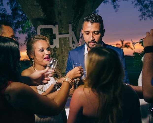 ChelsDesign's tweet image. cheers! champagne, sunsets &amp;amp; small outdoor weddings ❤️
•
eloping or having a small wedding? email or message me! booking now &amp;amp; open to all locations 💌 ift.tt/2NNc09L