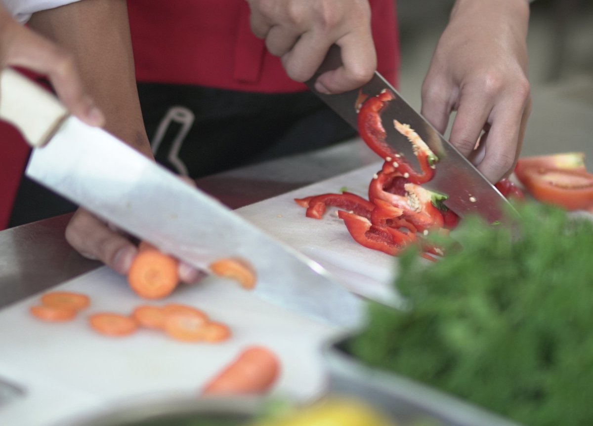 IHSindonesia's tweet photo. #CulinaryArtsProgram di IHS ini spesifik mempelajari tentang food productions, untuk yang menginginkan menjadi chef profesional. Karir di hotel, kapal pesiar dan kesempatan wirausaha dibidang kuliner semakin menjanjikan. https://t.co/UenNK70Ynb