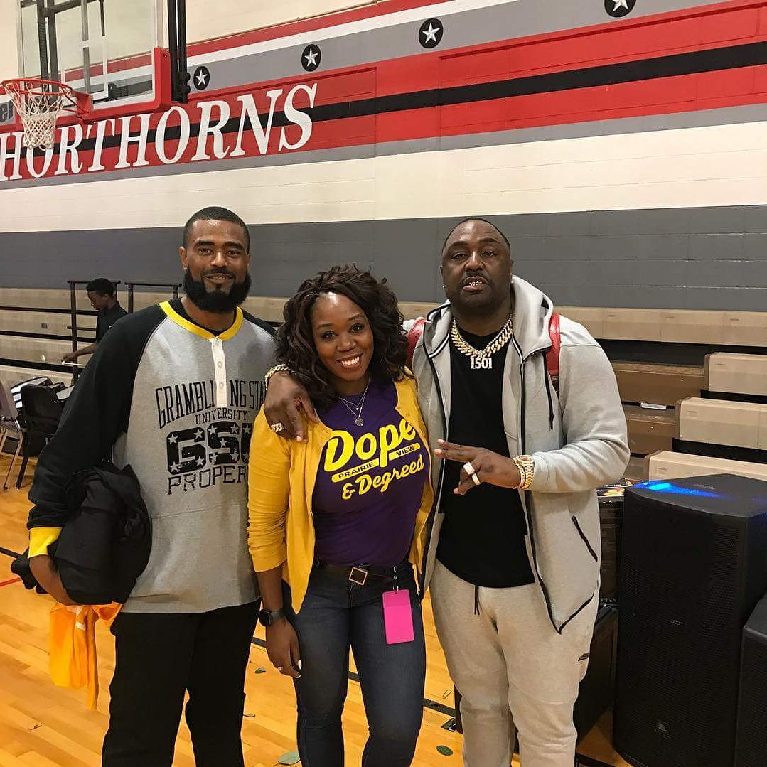 diva_education's tweet photo. #geardUpForHBCUWeek
#HBCUWeek
@hollyhoodbaybay is legendary and so down to earth! Plus he gave away $300 to staff and students. Get like us!
โค๐ค๐ค๐พ
@MrEtheAP We put on for #HBCUs
#CHISDTheLeadingChoice
#geardUpForHBCUWeek
#HBCUWeek
#ThePermenterWay https://t.co/SYi5yiAP8R