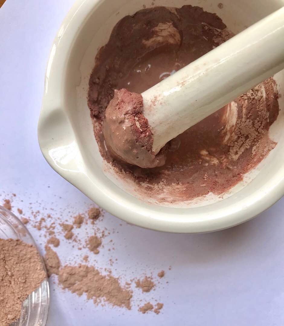 SyazaRahizad's tweet photo. Hello ladies! Ada tak #teambride yang nak raikan their bride friend? Tapi tak tahu nak letak apa dalam gift bachelorette party nanti?

Nak tak I sponsor jelita rose clay? 

RT please ♥️ https://t.co/TrVhQAESvK