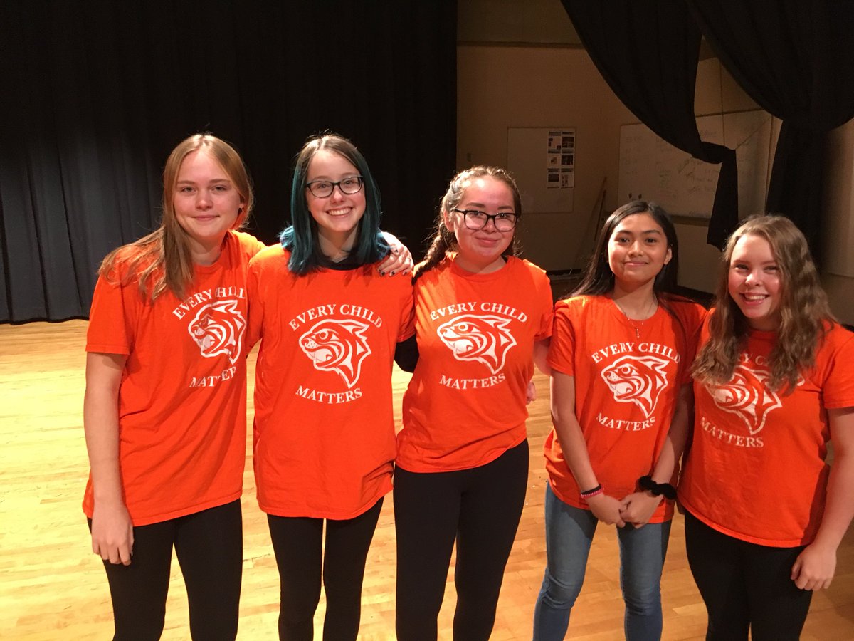 HittingerLee's tweet image. Orange Shirt Day at Chemainus Seconday! 🧡🧡🧡 @lhryniuk #sd79learn #sd79