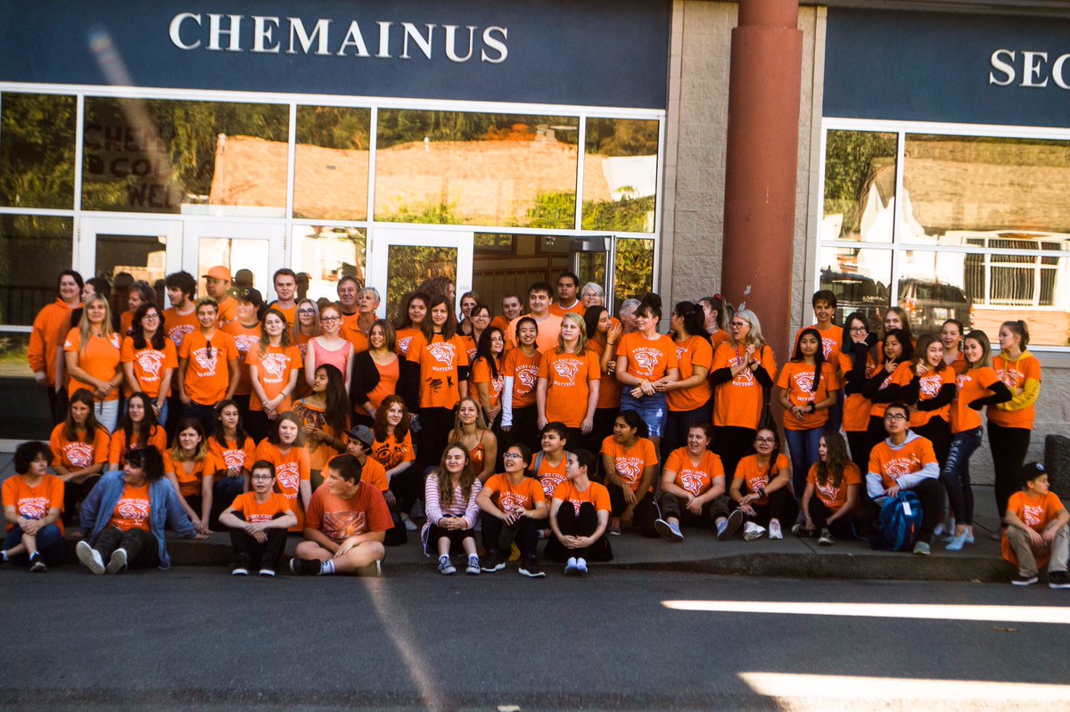HittingerLee's tweet image. Orange Shirt Day at Chemainus Seconday! 🧡🧡🧡 @lhryniuk #sd79learn #sd79