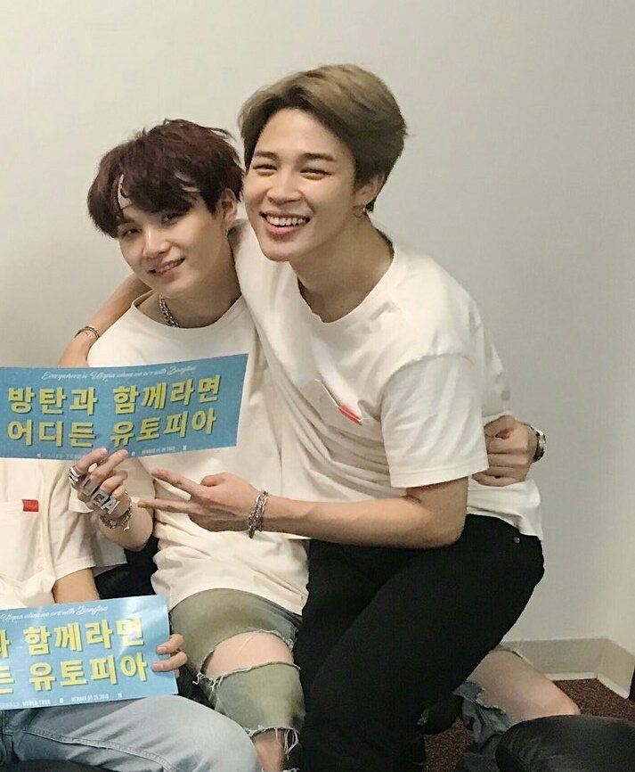 winterairs's tweet photo. eSTO ES PARA QUE VEAN, MALDITAS, DE QUE EL YOONMIN NUNCA HA ESTADO MUERTO Y NUNCA LO ESTARÁ, I LOVE MY DADS, VIVA EL YOONMIN CTM https://t.co/ooJL6PtEvT