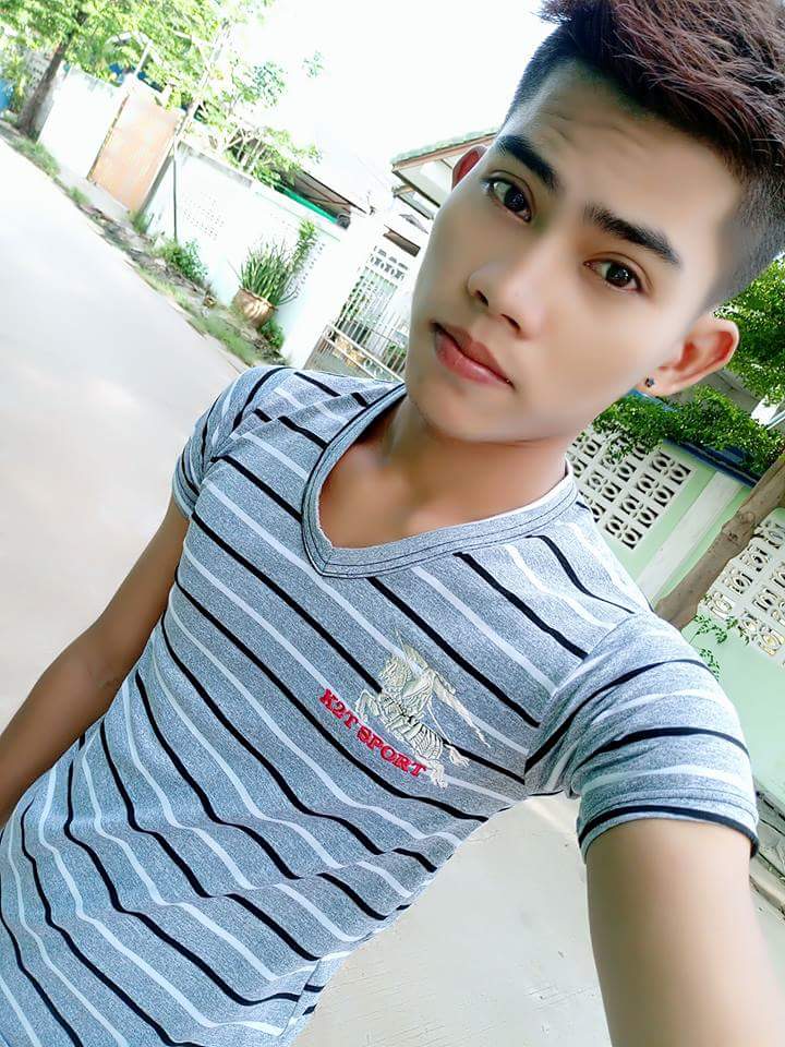 Koko19853375's tweet photo. ကို... ခ်စ္စရာေကာင္းလား😜😜🤗🤗🤗 https://t.co/vzHdAIOZ2q