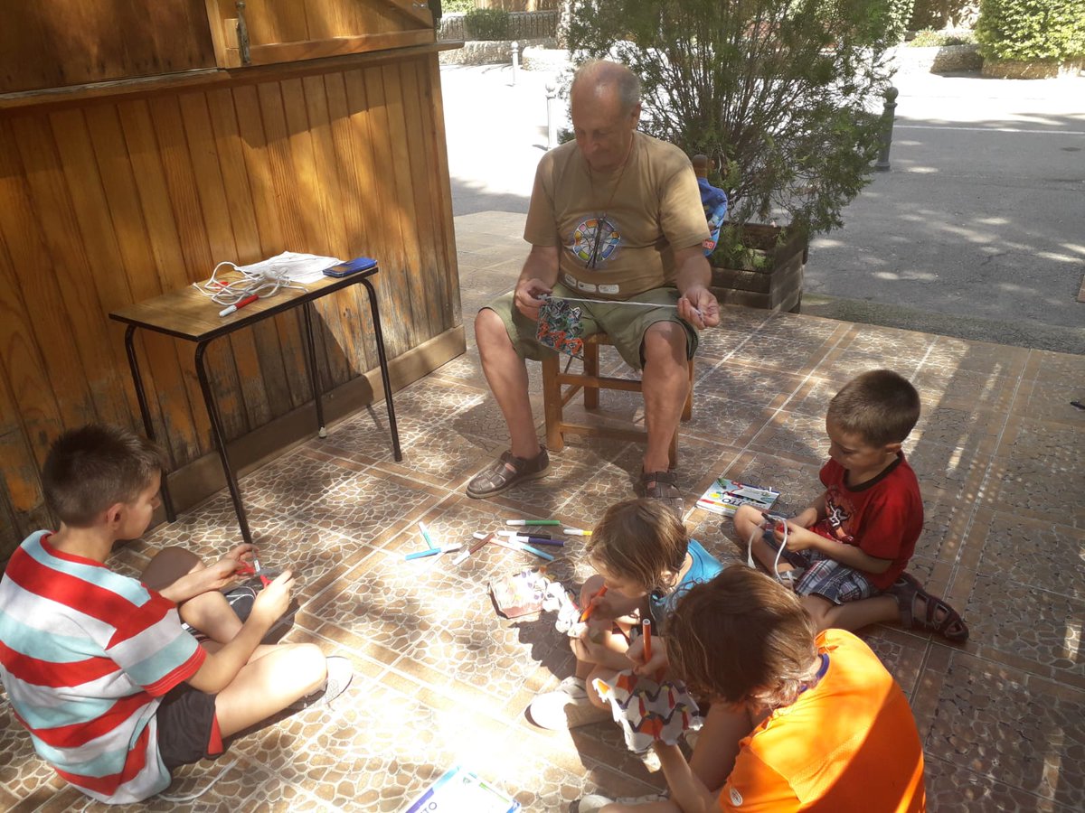 RedNNoroesteMur's tweet photo. Acércate este #finde al Pto de ℹ️ de #CañaverosaRN  y construye un original #comedero para aves 🌾🎨🐦 ¡No te quedes sin el tuyo 😉!
#Ultimofinde #Taller #Reutilizar #RedNNoroesteMur https://t.co/cbcZoSFk91