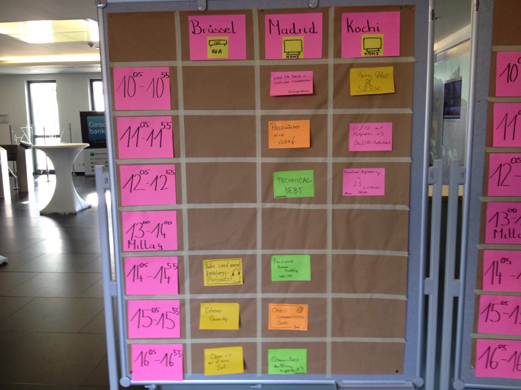 embedjourneyman's tweet photo. sessions für #scdf18. @SoCraTesFranken https://t.co/c4G6T8Jrgm