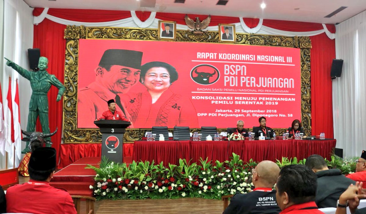 PDI_Perjuangan's tweet photo. Bertempat di Kantor DPP Jl. Diponegoro Jakarta Pusat, siang ini berlangsung Rapat Koordinasi Nasional III Badan Saksi Pemilu Nasional (BSPN) PDI Perjuangan dalam rangka Konsolidasi menuju Pemenangan Pemilu serentak 2019.

#PDIPerjuangan 
#PDIPerjuanganM3nang 
#2019JokowiMarufAmin https://t.co/YLc139D3Pl