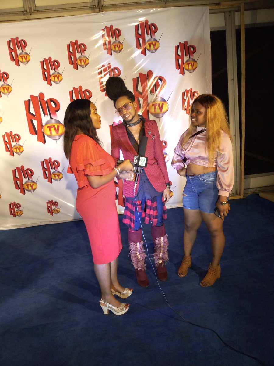 FranknDKitchen's tweet photo. @DENRELE_EDUN killing it @FranknDKitchen red carpet. https://t.co/xgjeL4q2TT