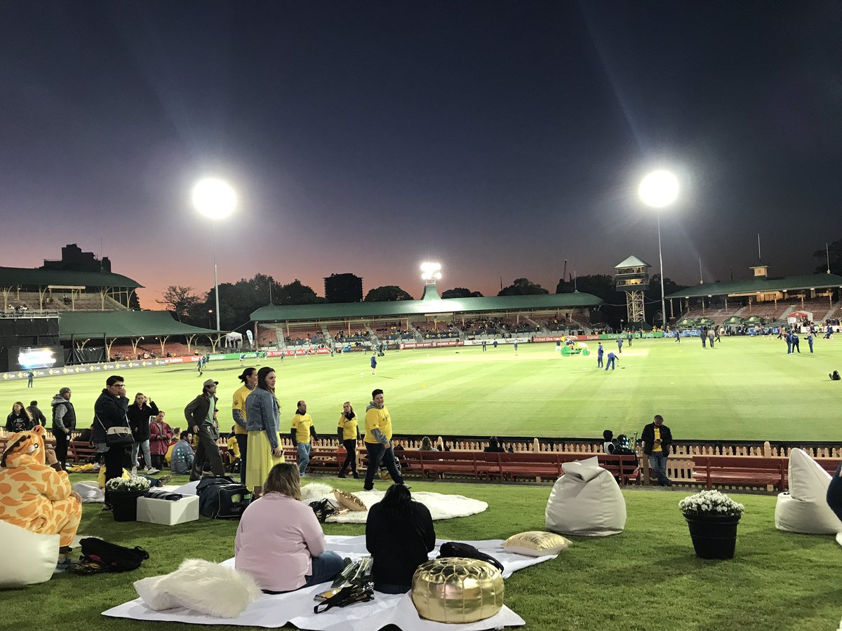 kim_hinkley's tweet photo. This is how we do women's cricket in Sydney! Thanks @LadiesWhoLeague @SouthernStars #WATCHME ππβοΈπ #GoSouthernStars #ladieswholegspin https://t.co/cdPwA6kZl1