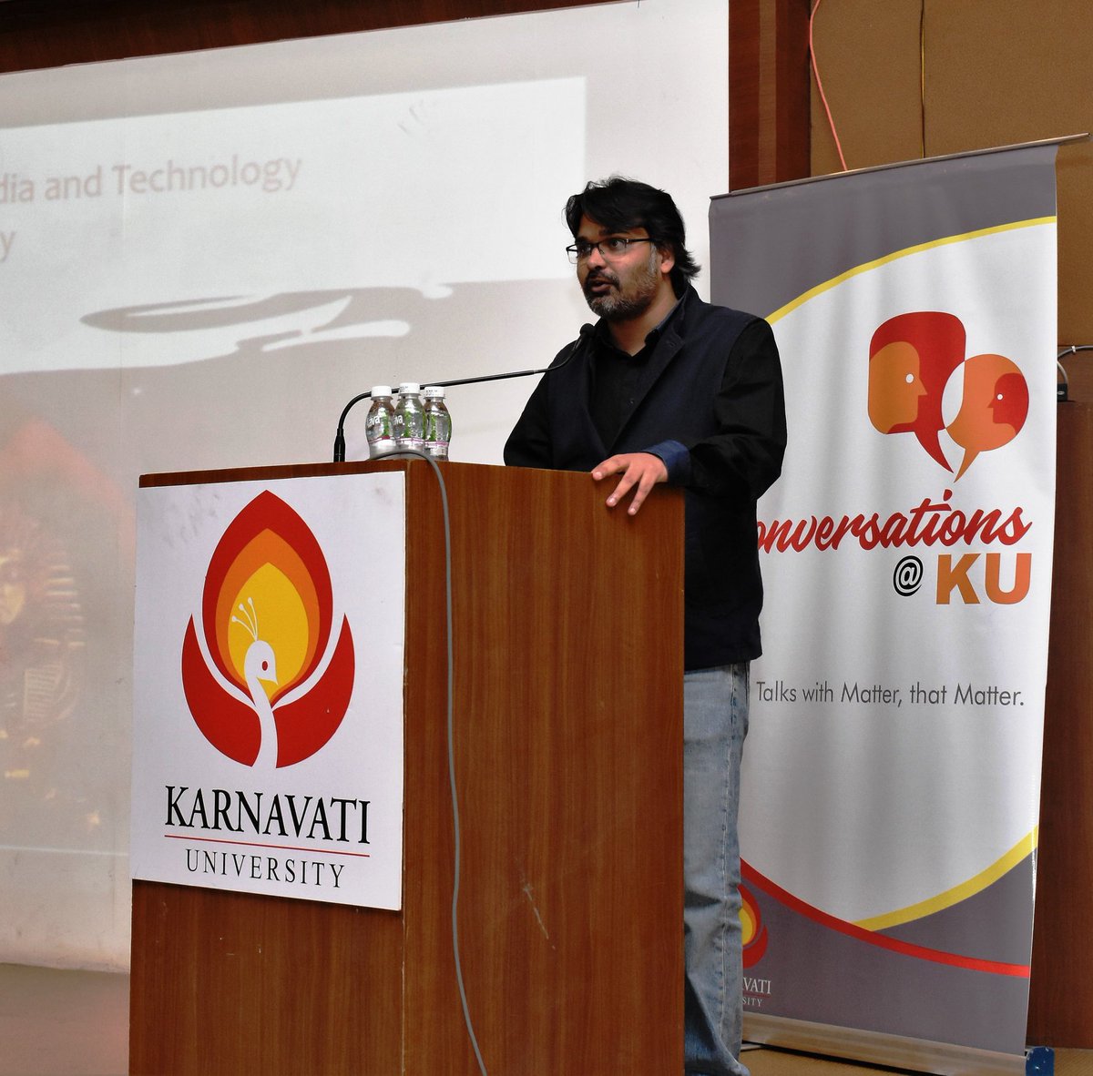 karnavati_uni's tweet photo. Karnavati University was pleased to host Mr. Himanshu Ghosh, creative head and partner, @TheKnownsense studios as its campus on Friday.
#ConversationsatKU #Knownsense #ProjectionMapping #animation #InteractiveApplications #AugmentedReality #KU #KarnavatiUniversity https://t.co/Z8evDEJ2Sm