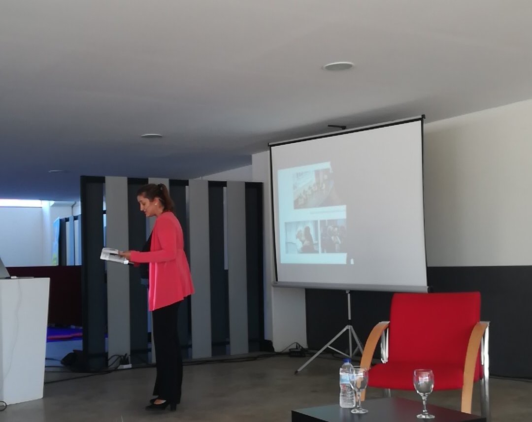 my_sweet_chaos's tweet photo. Disfrutando y aprendiendo en la III Feria de Empresarias y emprendedoras con la masterclass en liderazgo con @beatriz_recio #empresariasbadajoz #villanuevadelaserena https://t.co/5iuXTOmwRB