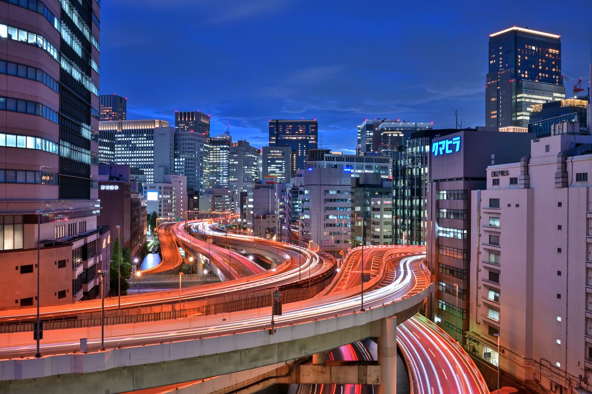 NikonEurope's tweet photo. Rob Whitworth is an award-winning #filmmaker who recently shot this stunning cityscape series in #Tokyo using the #Nikon Z 7. Join us today at 13.00 as we livestream his presentation https://t.co/yMapoEIgtT. (Credit: @kwhi02, #Nikon Z7 + #NIKKOR_Z 24-70mm f/4 S) #NikonPhotokina https://t.co/nsoEQwDe2y
